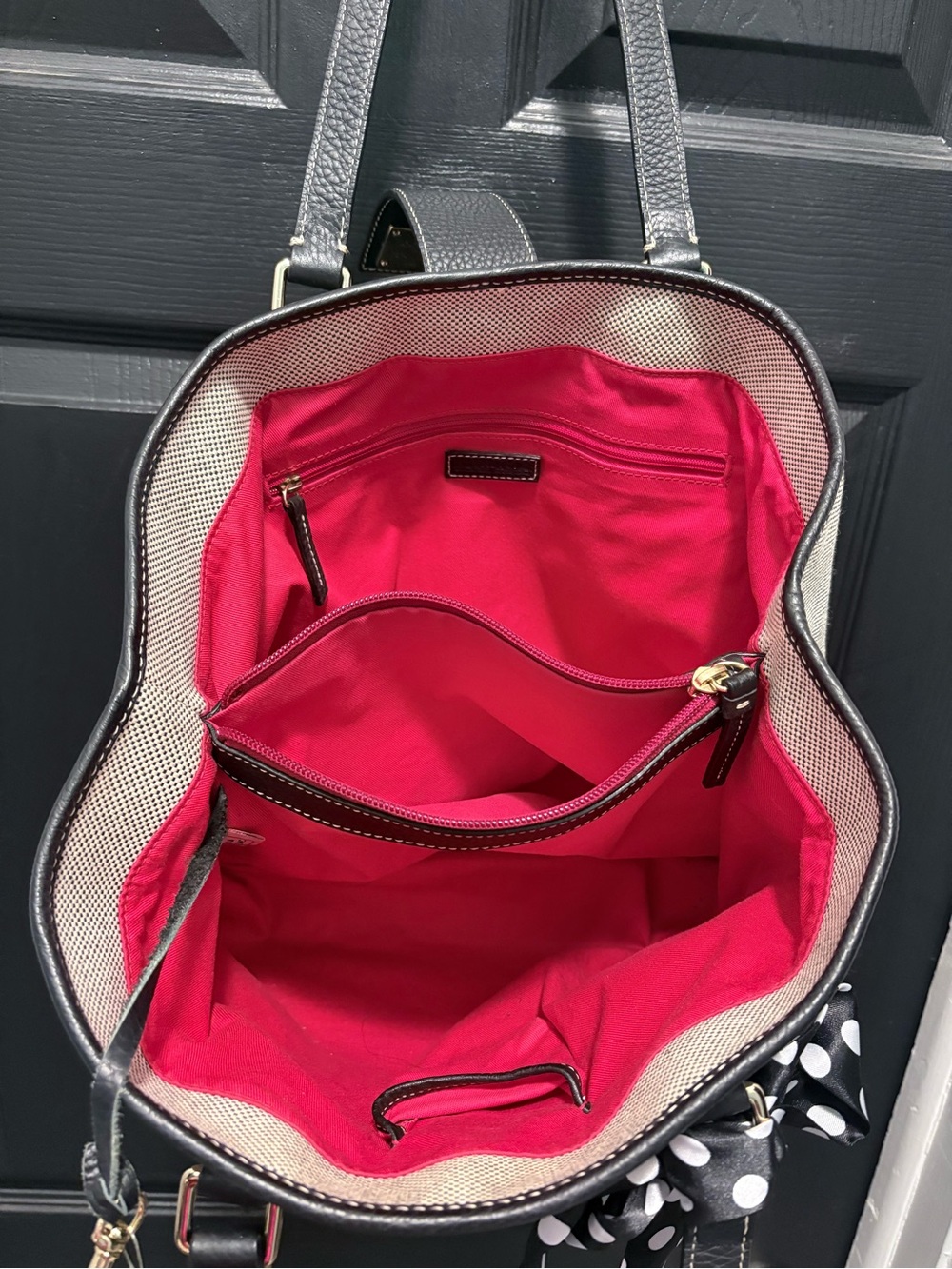 🖤 Dooney & Bourke Black and Cream Tan colored tote with coin bag & keyring 🖤 - Picture 11 of 11